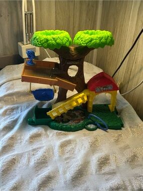 Little People Treehouse Playset - Bright Green, Yellow & Red